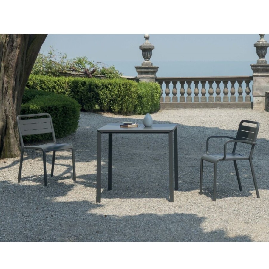 Outdoors Emu | Urban Garden Table By Emu, In Colored Aluminium.