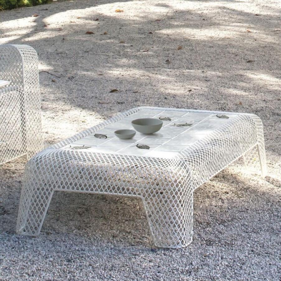 Outdoors Emu | Emu Low Garden Table Ivy, In Steel.