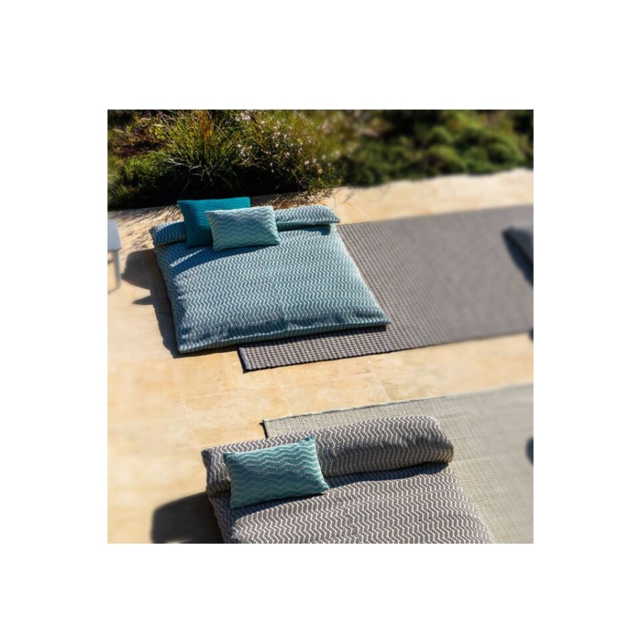 Outdoors My Your | Wave Lounge Bed