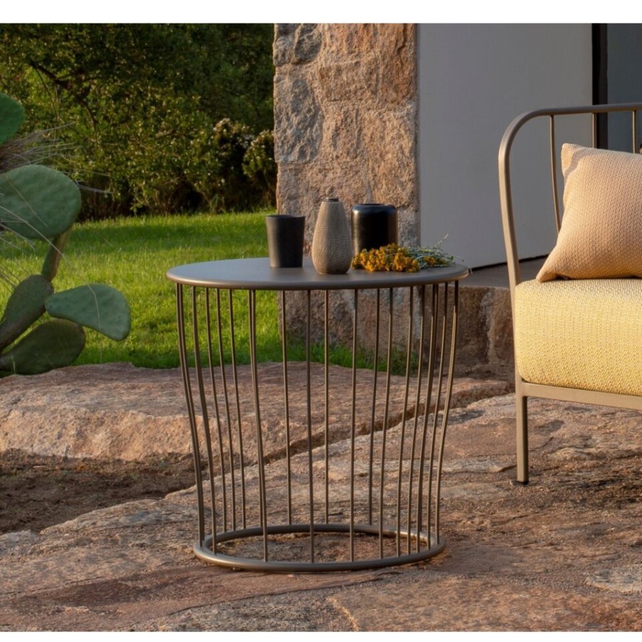 Outdoors Emu | Emu Cannole Small Garden Table, Steel.