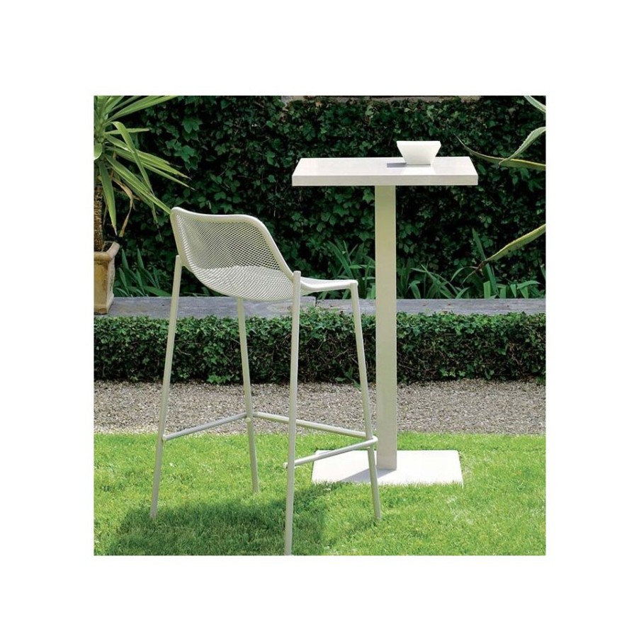 Outdoors Emu | High Table For Garden And Contract Round By Emu.