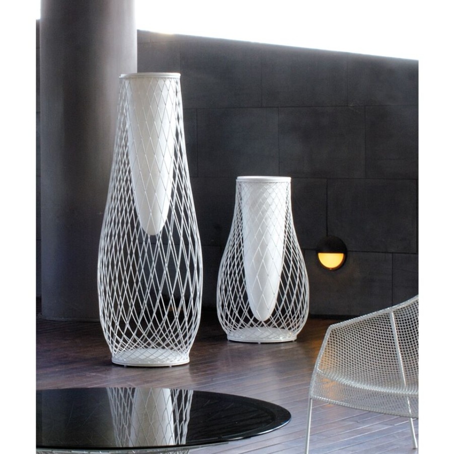 Outdoors Emu | Heaven Vase Made Of Thin Steel Profiles